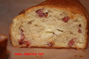 Paine cu branza si muschi de porc1